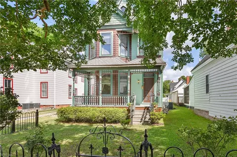 336 Main St, Smithfield, VA 23430