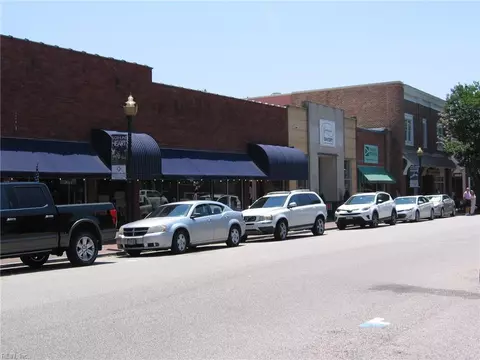 Exterior - 336 Main St, Smithfield, VA 23430 photo 13 of 18
