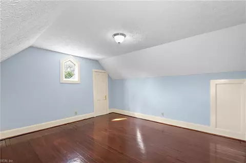 Bedroom - 336 Main St, Smithfield, VA 23430 photo 6 of 9