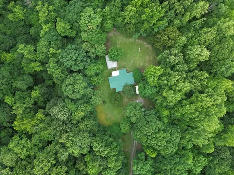 145 Sloop Point Claremont Area Rd, Surry County, VA 23881