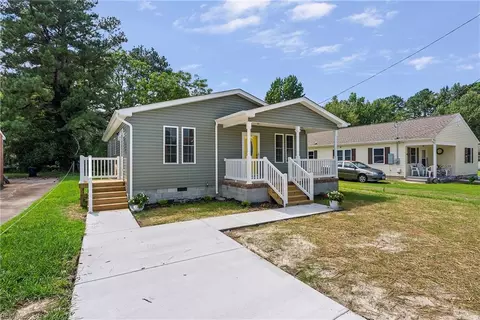 208 Cobb St, Franklin, VA 23851