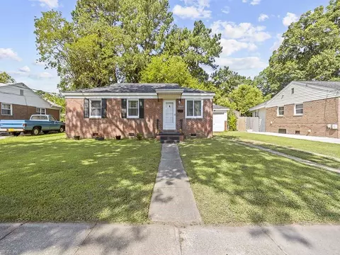 5417 Douglas St, Norfolk, VA 23509