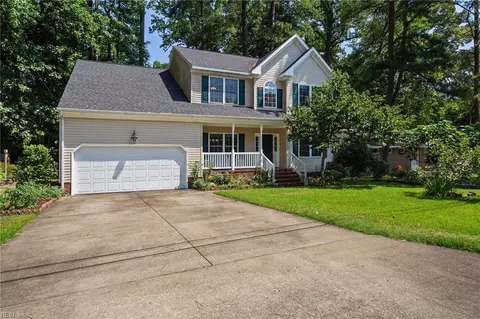 117 Riverside Dr, Yorktown, VA 23692
