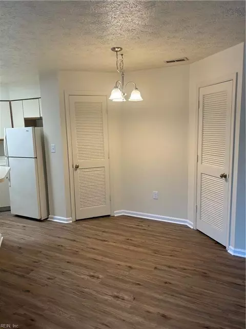 Dining - 97 Cape Dorey Dr #3A, Hampton, VA 23666 photo 2 of 2