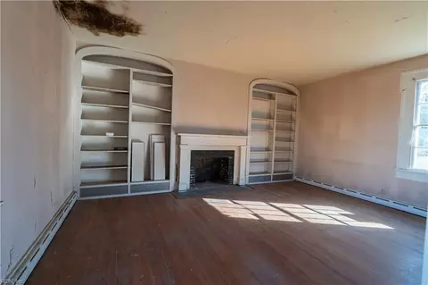 Living - 7260 Main St, Gloucester, VA 23061 photo 2 of 2