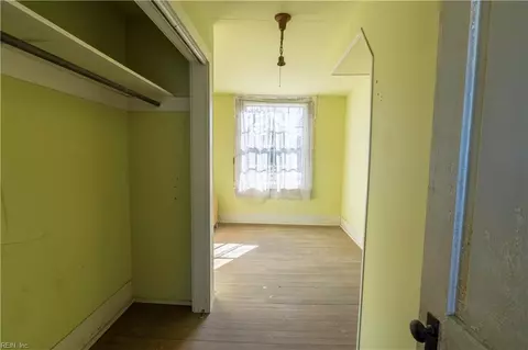 Bedroom - 7260 Main St, Gloucester, VA 23061 photo 7 of 11
