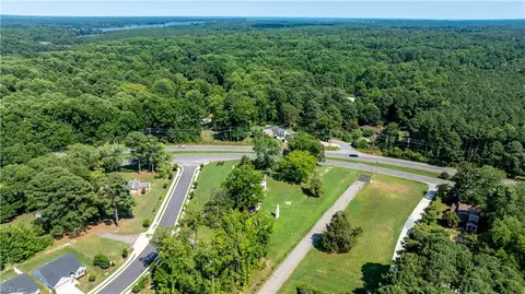 View/Area - 7260 Main St, Gloucester, VA 23061 photo 11 of 12
