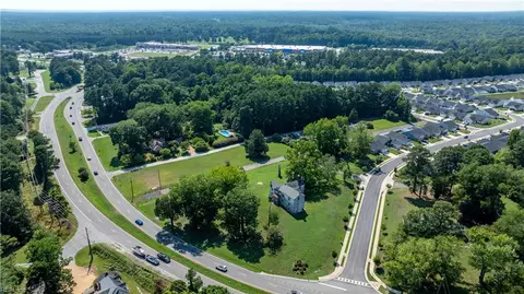 View/Area - 7260 Main St, Gloucester, VA 23061 photo 2 of 12