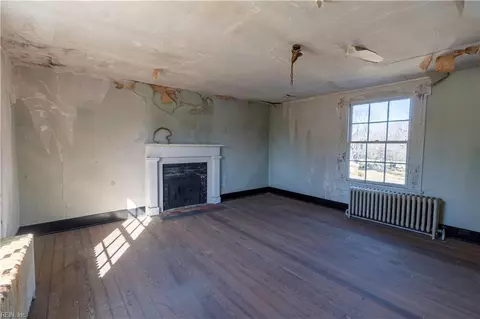 Bedroom - 7260 Main St, Gloucester, VA 23061 photo 10 of 11