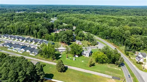 View/Area - 7260 Main St, Gloucester, VA 23061 photo 5 of 12