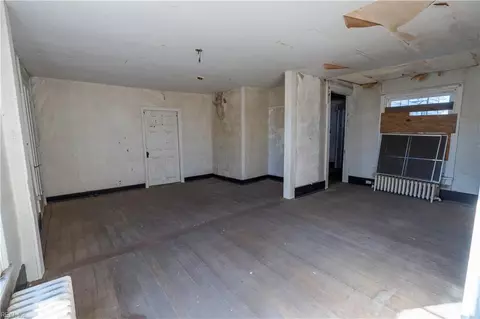 Bedroom - 7260 Main St, Gloucester, VA 23061 photo 3 of 11