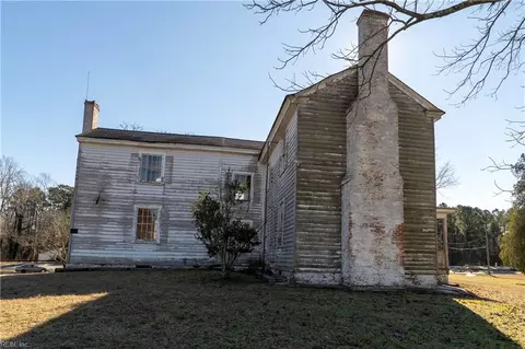 Exterior - 7260 Main St, Gloucester, VA 23061 photo 1 of 3