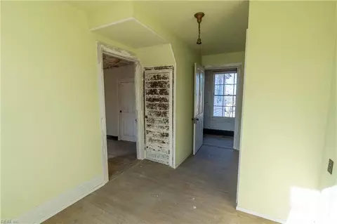 Entry Way - 7260 Main St, Gloucester, VA 23061 photo 6 of 6