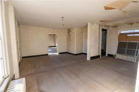 Living - 7260 Main St, Gloucester, VA 23061 photo 1 of 2