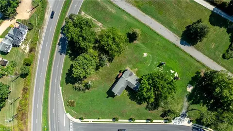View/Area - 7260 Main St, Gloucester, VA 23061 photo 3 of 12