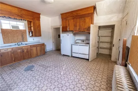 Kitchen - 7260 Main St, Gloucester, VA 23061 photo 2 of 2