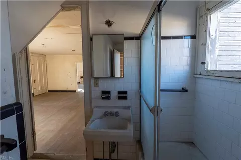 Bath - 7260 Main St, Gloucester, VA 23061 photo 2 of 3