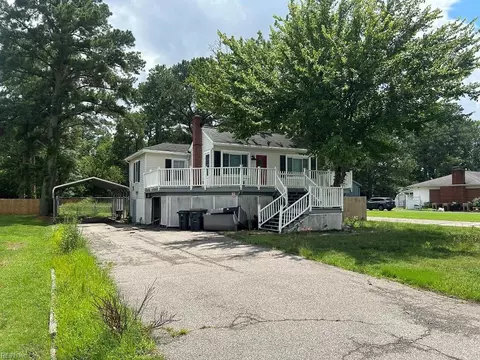 71 Church St, Poquoson, VA 23662