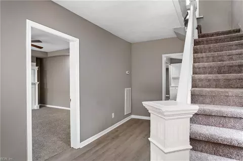 Entry Way - 203 Wellons St, Suffolk, VA 23434 photo 1 of 6