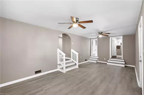Living - 203 Wellons St, Suffolk, VA 23434 photo 3 of 4
