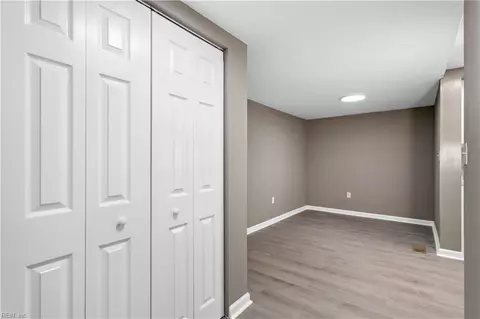 Entry Way - 203 Wellons St, Suffolk, VA 23434 photo 4 of 6