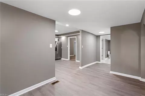 Entry Way - 203 Wellons St, Suffolk, VA 23434 photo 5 of 6