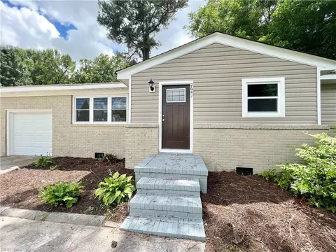 Exterior - 2641 Cedar Rd, Chesapeake, VA 23323 photo 4 of 10