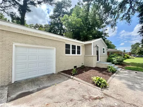 Exterior - 2641 Cedar Rd, Chesapeake, VA 23323 photo 3 of 10