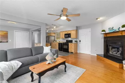 1052 E Ocean View Ave, Norfolk, VA 23503