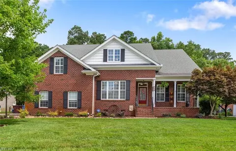 912 Riley Dr, Chesapeake, VA 23322