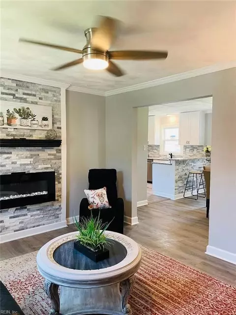Living - 973 Norview Ave, Norfolk, VA 23513 photo 3 of 5