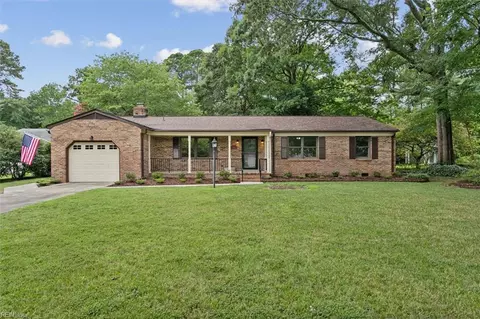303 Old Lakeside Dr, Yorktown, VA 23692