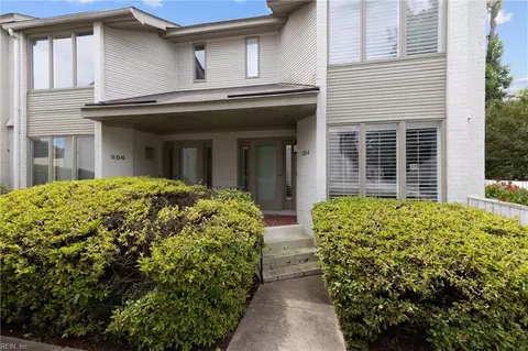 304 Sea Pines Ct, Virginia Beach, VA 23451