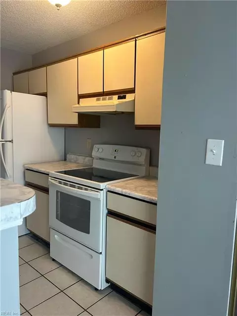 2 Lakeside Cres #A, Hampton, VA 23669 photo 6