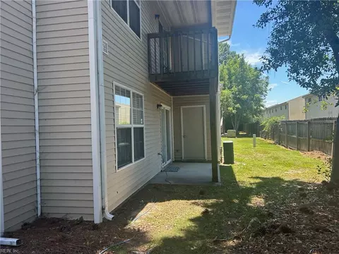 2 Lakeside Cres #A, Hampton, VA 23669 photo 2