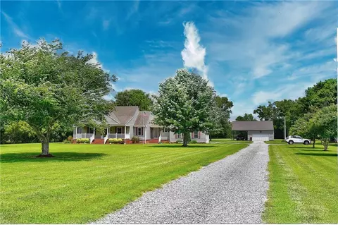 2124 Carolina Rd, Chesapeake, VA 23322