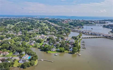 23 N Boxwood St, Hampton, VA 23669 photo 2