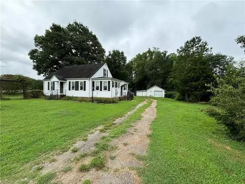 11496 Shiloh Dr, Windsor, VA 23487