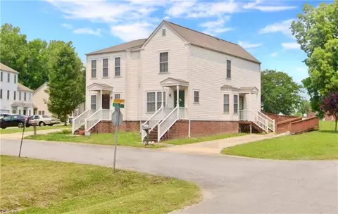102 Acacia Cir, Smithfield, VA 23430