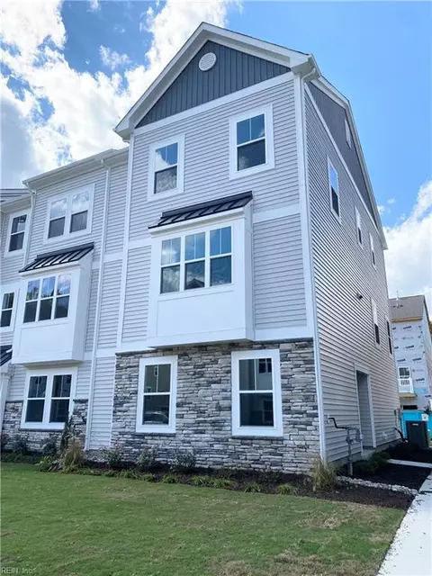 2024 Laycock Ln #100, Suffolk, VA 23435