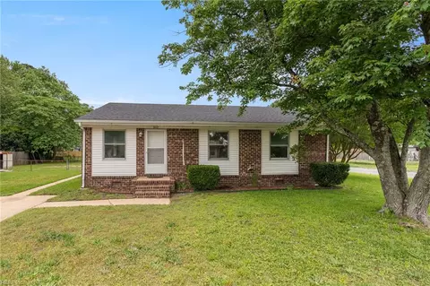 3112 Hillburn Dr, Chesapeake, VA 23323
