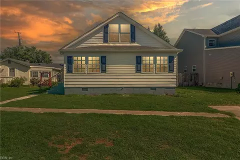 4760 Hook Ln, Virginia Beach, VA 23455