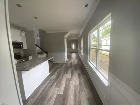 Entry Way - 2506 Laguard Dr, Hampton, VA 23661 photo 3 of 4