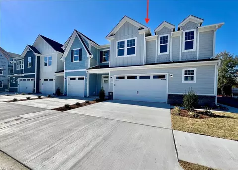 727 Flatrock Ln, Chesapeake, VA 23320