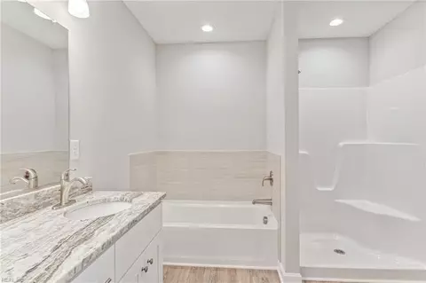 Bath - 3572 Buckingham St, Norfolk, VA 23513 photo 2 of 6