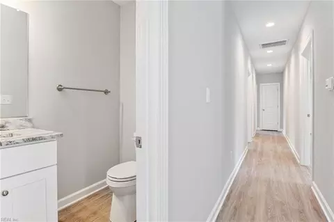 Entry Way - 3572 Buckingham St, Norfolk, VA 23513 photo 4 of 5