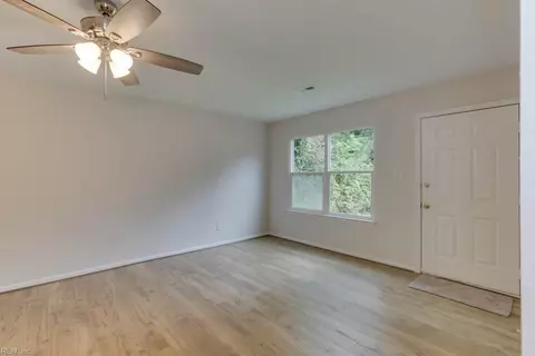 206 S Curry St, Hampton, VA 23663 photo 8