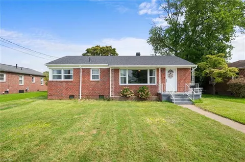 1524 Hermitage Pl, Hampton, VA 23664