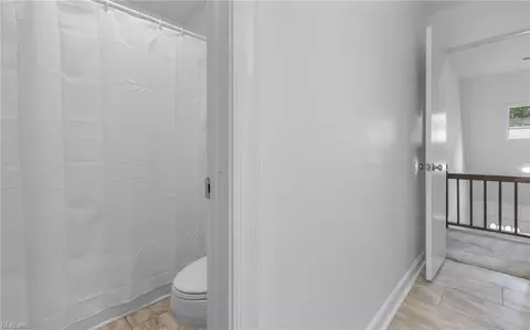 Entry Way - 2501 Knox Ct, Chesapeake, VA 23321 photo 5 of 6