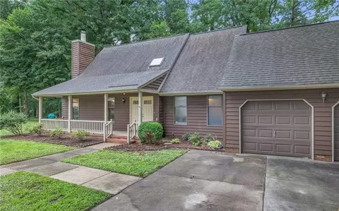 Exterior - 2501 Knox Ct, Chesapeake, VA 23321 photo 3 of 9